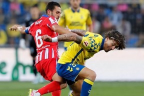 开云电竞官网入口-包含国王杯转会期走向成谜；比利亚雷亚尔远射贴柱；质疑声仍在；细节决定成败的词条