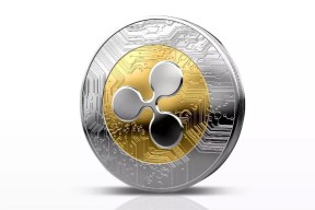 电竞-今晚欧超杯传出新动向，西汉姆主帅复盘，管理层表态：质疑声仍在，赛程密集仍需轮换的简单介绍